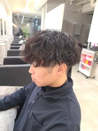 ショート パーマ メンズ 桐島 令奈のヘアスタイル