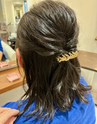 ミディアム ヘアアレンジ 岩本 理沙のヘアスタイル