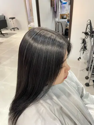 カラー やさかわ ももかのヘアスタイル