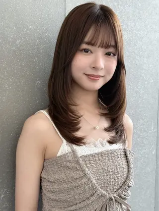 ロング カラー ショート レイヤー ロンド　エメのヘアスタイル