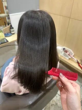 ミディアム miloc MOMOKAのヘアスタイル