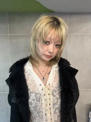 ミディアム ✴︎TO-MA✴︎ レッドカラー/透明感のヘアスタイル