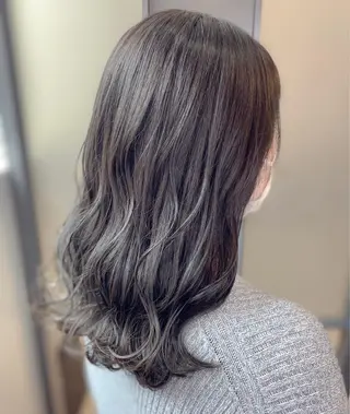 セミロング カラー 【透明感、艶髪】西村 有司のヘアスタイル