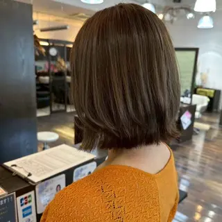 ミディアム カラー 近藤 優羽のヘアスタイル