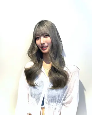 セミロング 1日1名様限定 予約可能のヘアスタイル