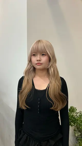 ロング カラー マユ/ SYS by fitのヘアスタイル