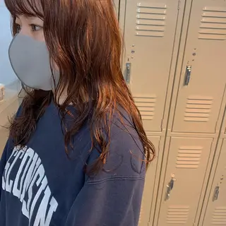 ロング カラー パーマ SAKINO. ベージュカラーのヘアスタイル