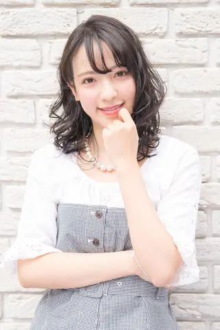 ミディアム 澤崎 智代のヘアスタイル