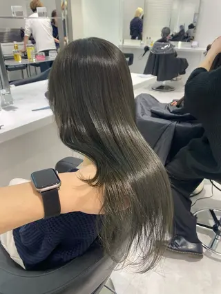 セミロング カラー センターパート特化 井上健太のヘアスタイル
