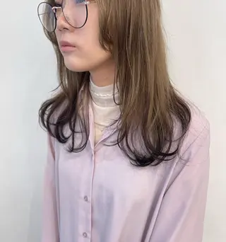 セミロング カラー 💓パーマ，💗 レイヤーカットのヘアスタイル