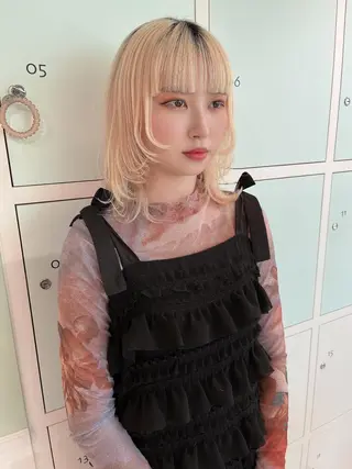 ミディアム ウルフカット/吉村 桃子のヘアスタイル