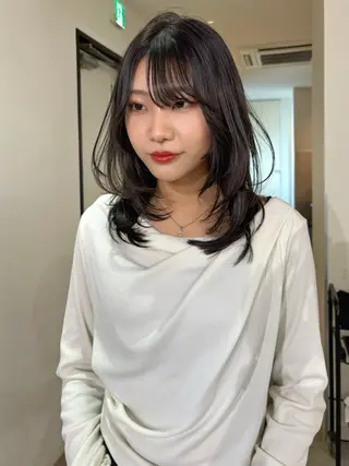 ミディアム カラー mizuki/ピンク ベージュ.レイヤーのヘアスタイル