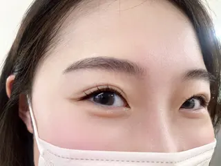 アイブロウ 岡本葵子カットモデル ┊束感マツエクのマツエク・マツパデザイン