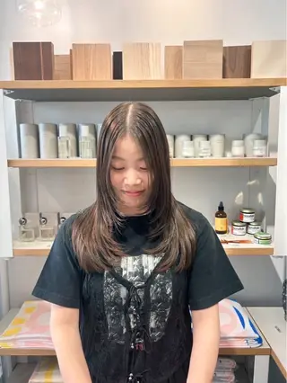 ロング カラー ウメキ ユウカのヘアスタイル