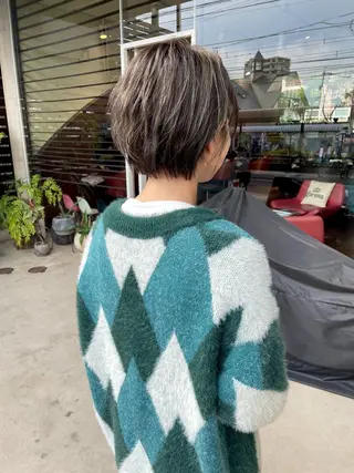 ショート カラー 日高 香織のヘアスタイル