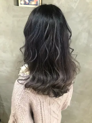 ロング カラー 岡田 駿也のヘアスタイル