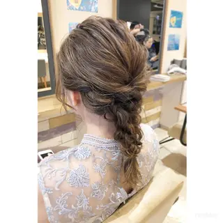 セミロング ヘアアレンジ 岩間 香純のヘアスタイル