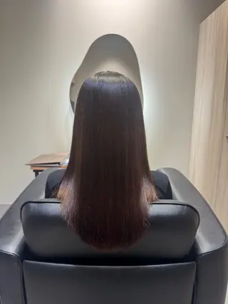 ロング NAVY 橋本心 縮毛矯正のヘアスタイル