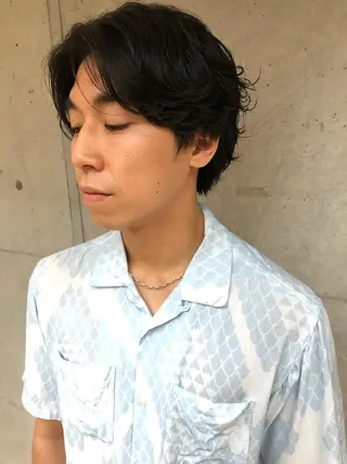 パーマ メンズ 顔まわりレイヤー デザインカットのヘアスタイル