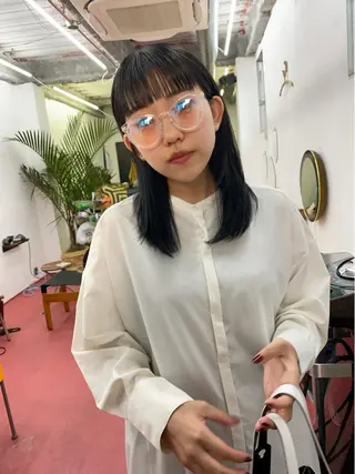 セミロング カラー qiie/ワンカラー インナーカラーのヘアスタイル