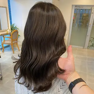 セミロング カラー ブリーチなし✨艶髪 カラー𓃲YAGIのヘアスタイル