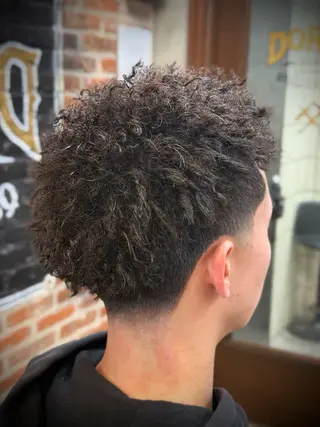 ショート パーマ メンズ Dorcus barber quality style ドルクス上野店 バーバーショップ所属・坂本 虹昂のヘアスタイル
