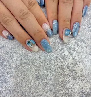 ネイル 安藤 彩乃のネイルデザイン