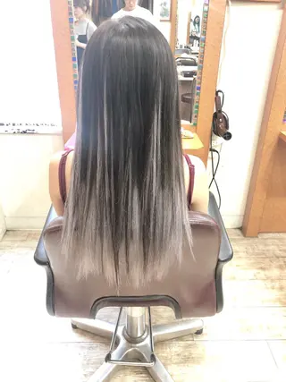 セミロング カラー 100%髪質改善特化 TRUNSのヘアスタイル