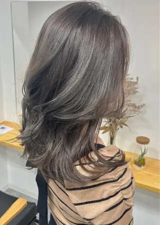 セミロング hoNua. 栄/透明感カラーのヘアスタイル