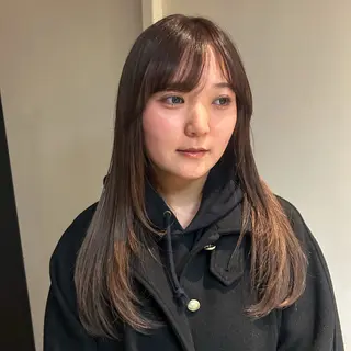 ロング メイ🩰透明感カラー レイヤーカットのヘアスタイル