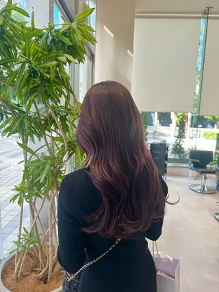 ミディアム カラー ミオ💎ショート 透ける暗髪のヘアスタイル