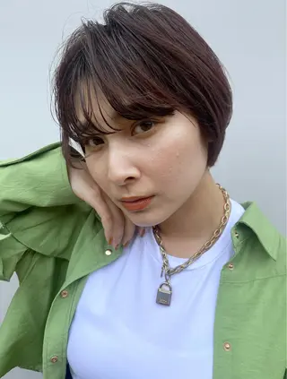 ショート カラー 小顔レイヤー/ ベージュ🤍Rieのヘアスタイル