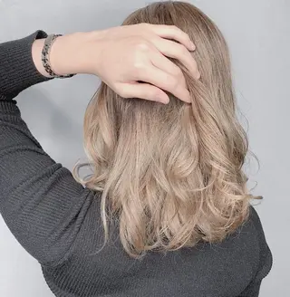 ロング カラー パーマ ヘアアレンジ 新宿駅近♡友達とOK 🦋W -ワット -のヘアスタイル