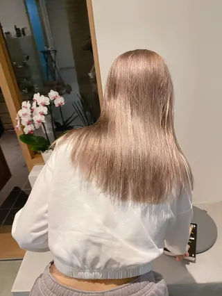 セミロング カラー 美髪ストレート 川本雄己のヘアスタイル