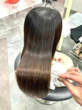 莉乃/縮毛矯正/髪質 改善/艶カラーのヘアスタイル