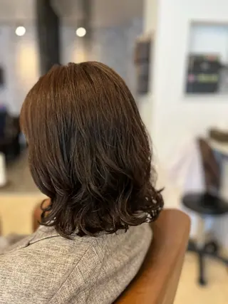 ミディアム Cuthie 泉川のヘアスタイル