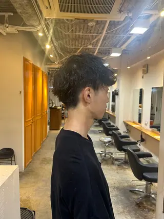 パーマ メンズ ナチュラル大人っぽい スタイル　MAORIのヘアスタイル