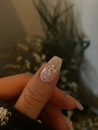 ネイル with hues AYAのネイルデザイン