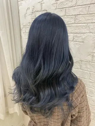 ロング カラー オリーブ/アッシュ やわらか透明感カラーのヘアスタイル