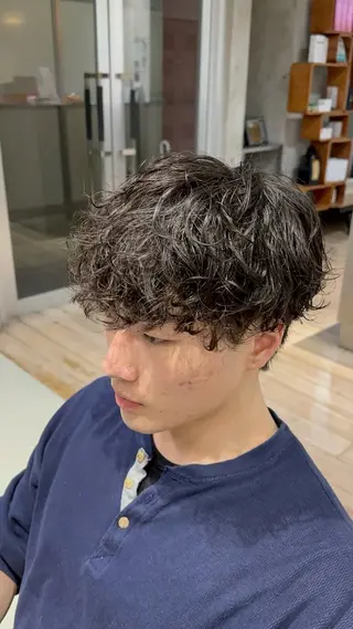 パーマ メンズ fifth原宿 宮部蓮のヘアスタイル
