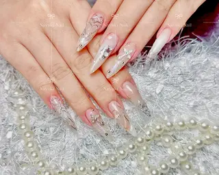 ネイル 🦋 Queenieのネイルデザイン
