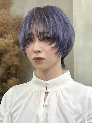 ミディアム カラー イツク ⚡️ ルーツ/ハイトーンのヘアスタイル
