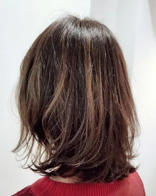ミディアム カラー しらはま ようこのヘアスタイル