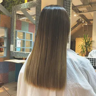 ロング 吉田 瑛美のヘアスタイル