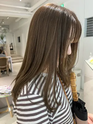 カラー Louwe 小島のヘアスタイル