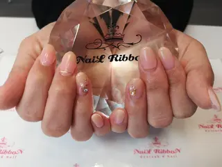 ネイル ネイルリボン 受付スタッフのネイルデザイン
