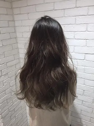 ロング カラー カラーアンドケアリタ kitamuuuのヘアスタイル