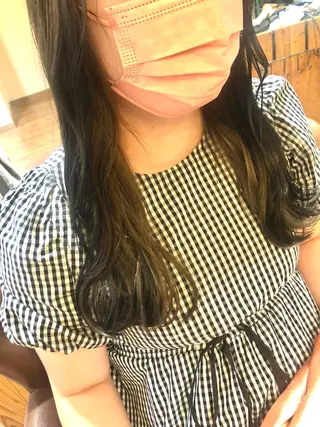 カラー AGREE Momokaのヘアスタイル