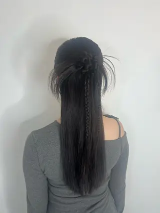 ヘアアレンジ HAIRMAKE .LISAのヘアスタイル