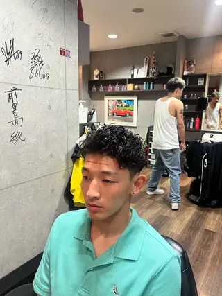 ショート パーマ メンズ 🔥無料メンズカット /パーマ🔥奥山のヘアスタイル